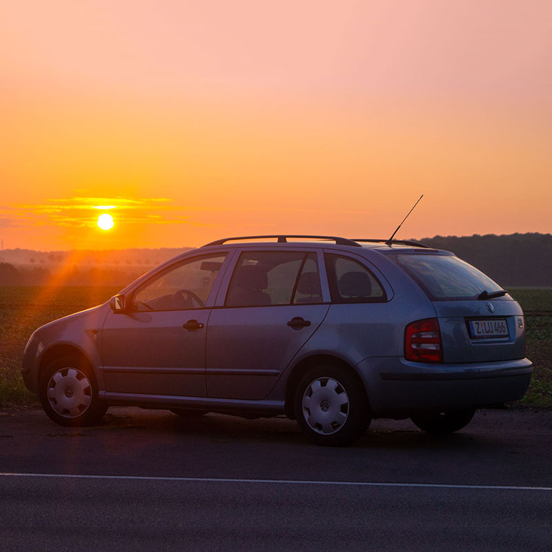 Sonnenaufgang mit Auto, 2017